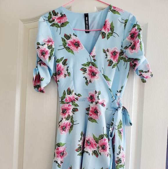 Design Lab Lord & Taylor Blue Floral Dress - Picture 1 of 5